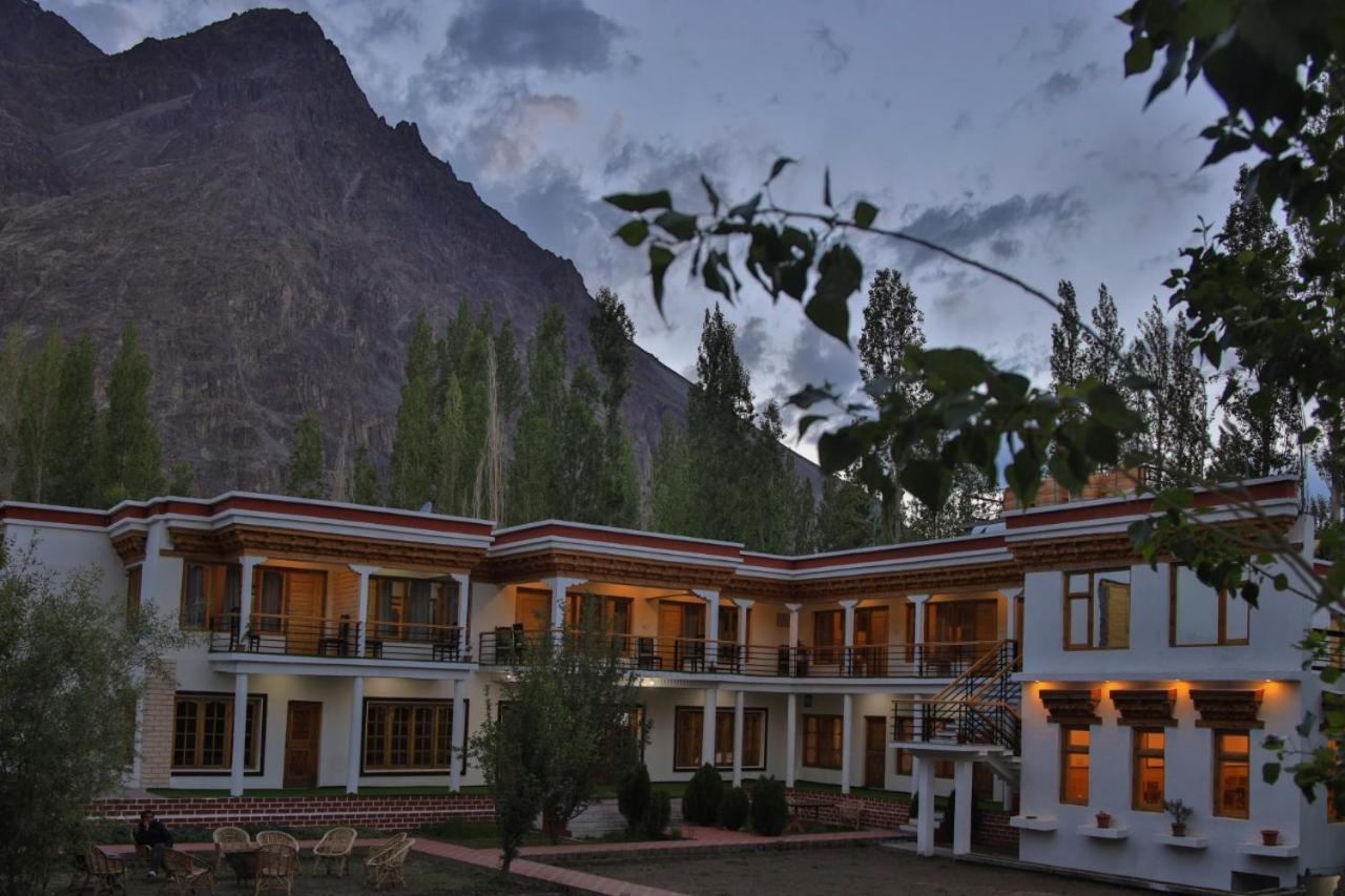 Hotel Nubra Residency Charāsa Екстериор снимка