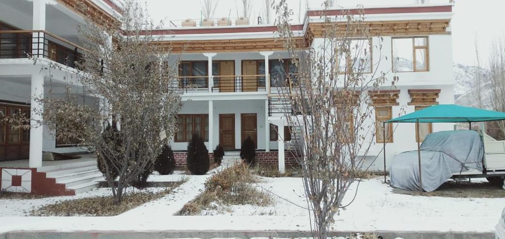 Hotel Nubra Residency Charāsa Екстериор снимка