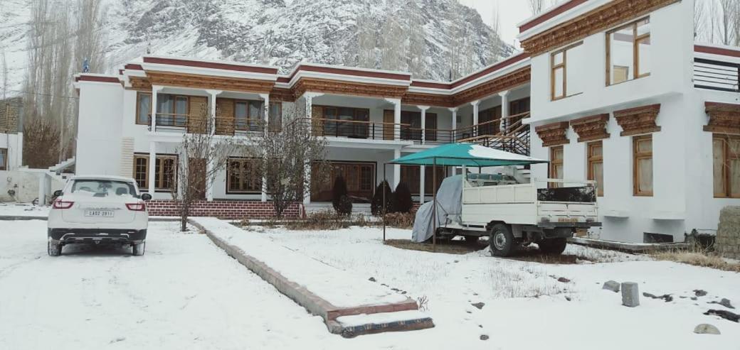 Hotel Nubra Residency Charāsa Екстериор снимка