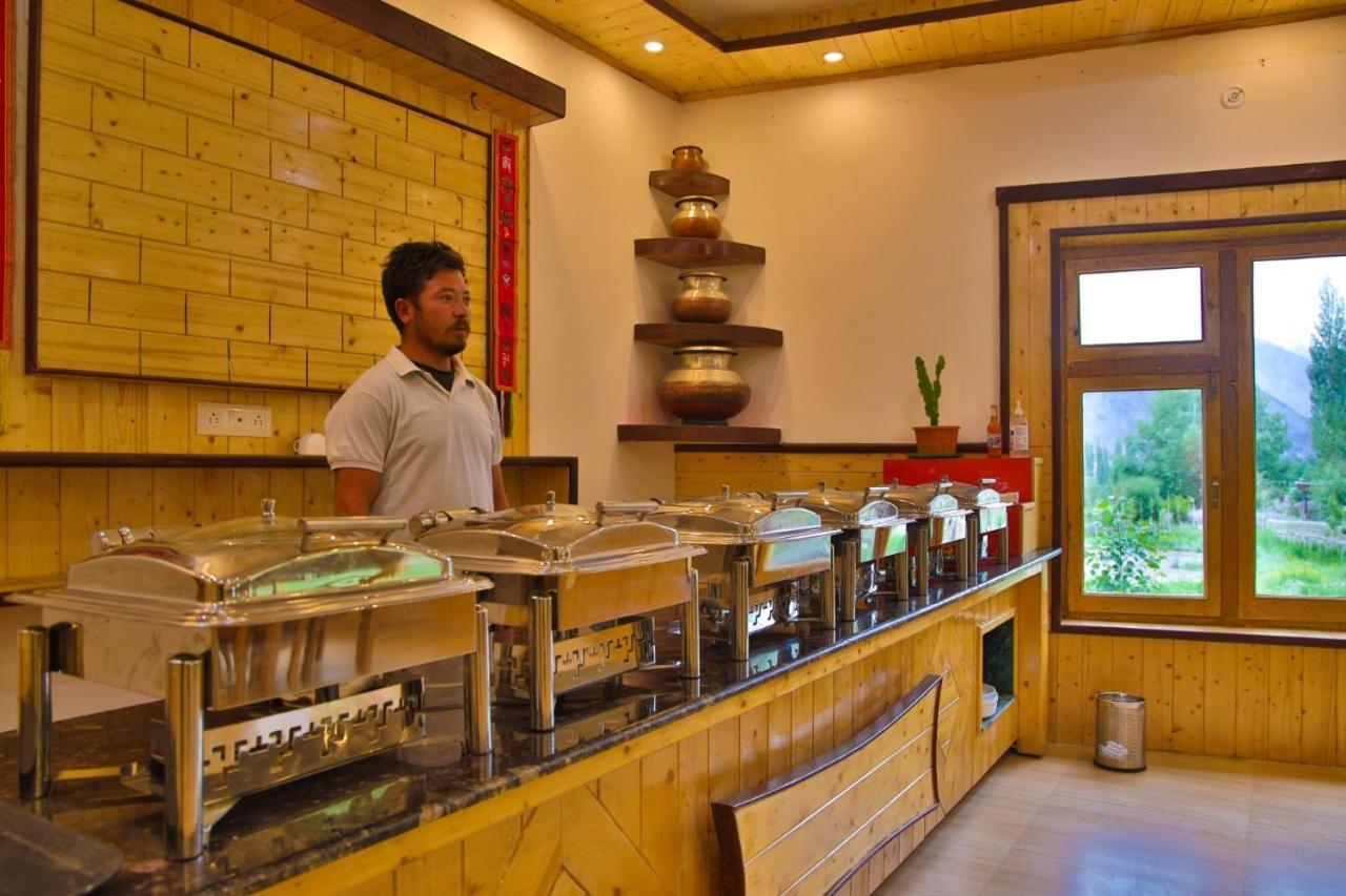 Hotel Nubra Residency Charāsa Екстериор снимка